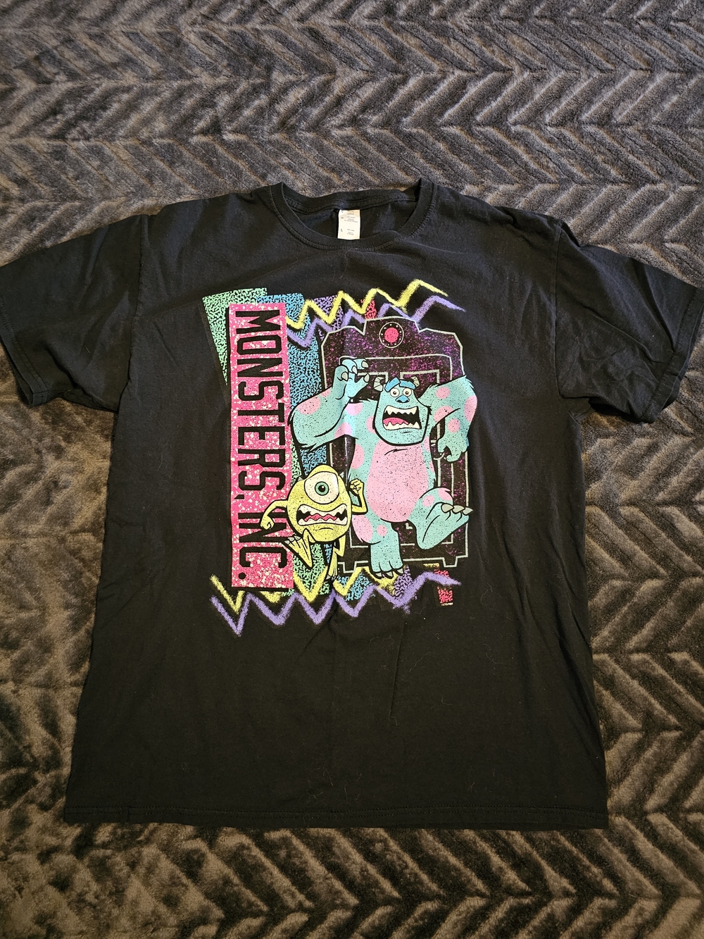 👾🎬 Monsters Inc Graphic Tee – Women’s Large 🎬👾